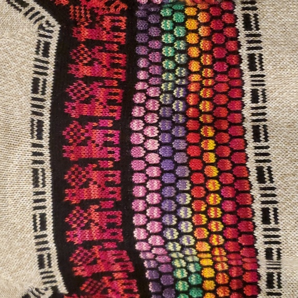 Gaupo Peru Meych Hooded Cardigan Made in Peru - Picture 7 of 15